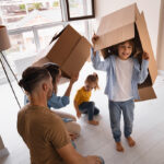 Co to jest miejsce zamieszkania, a miejsce zameldowania?